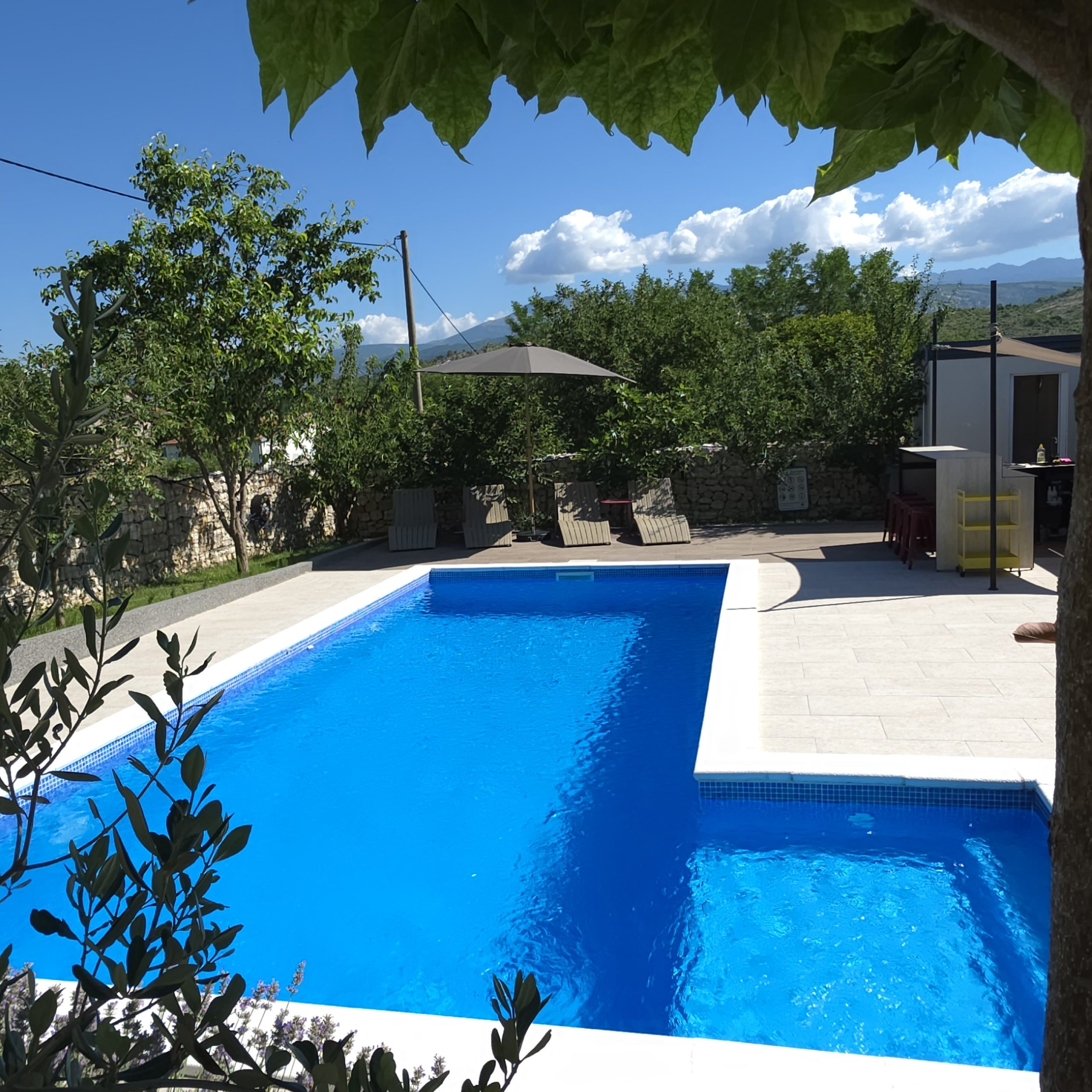 VILLA 19