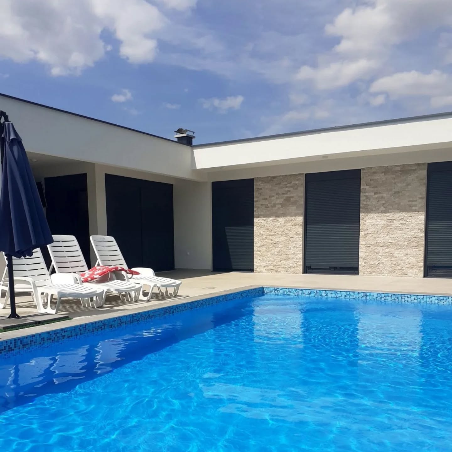 VILLA 15