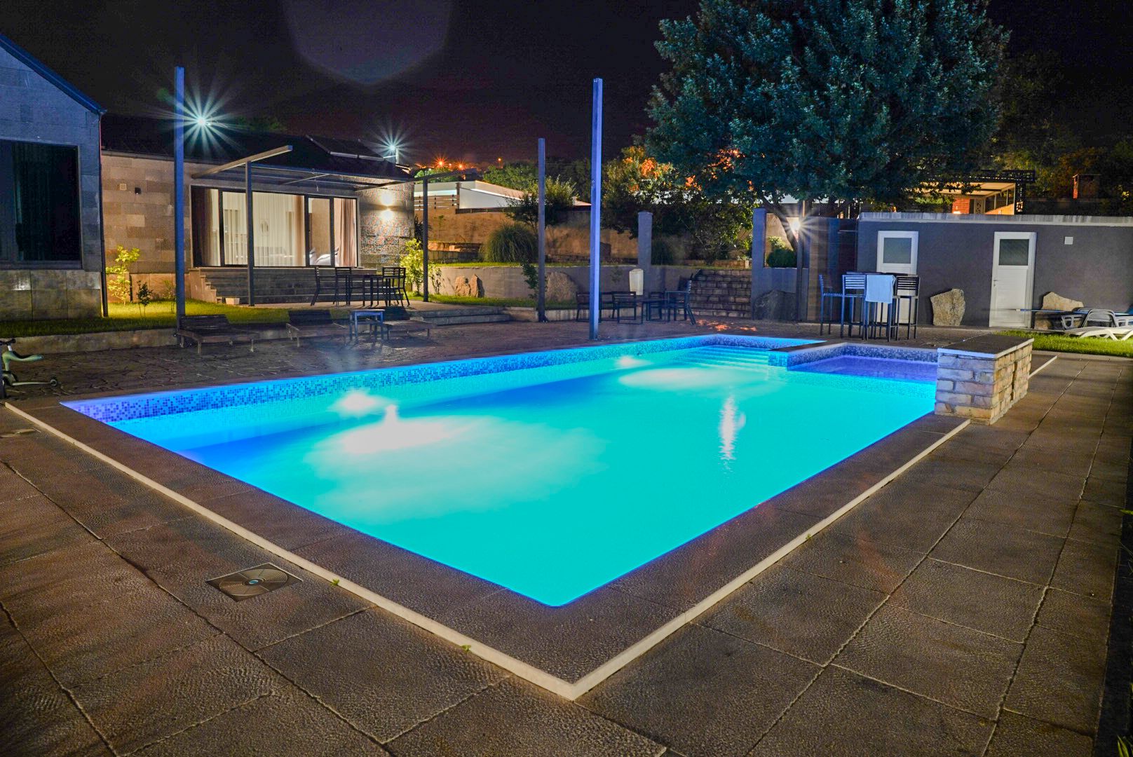 VILLA 02