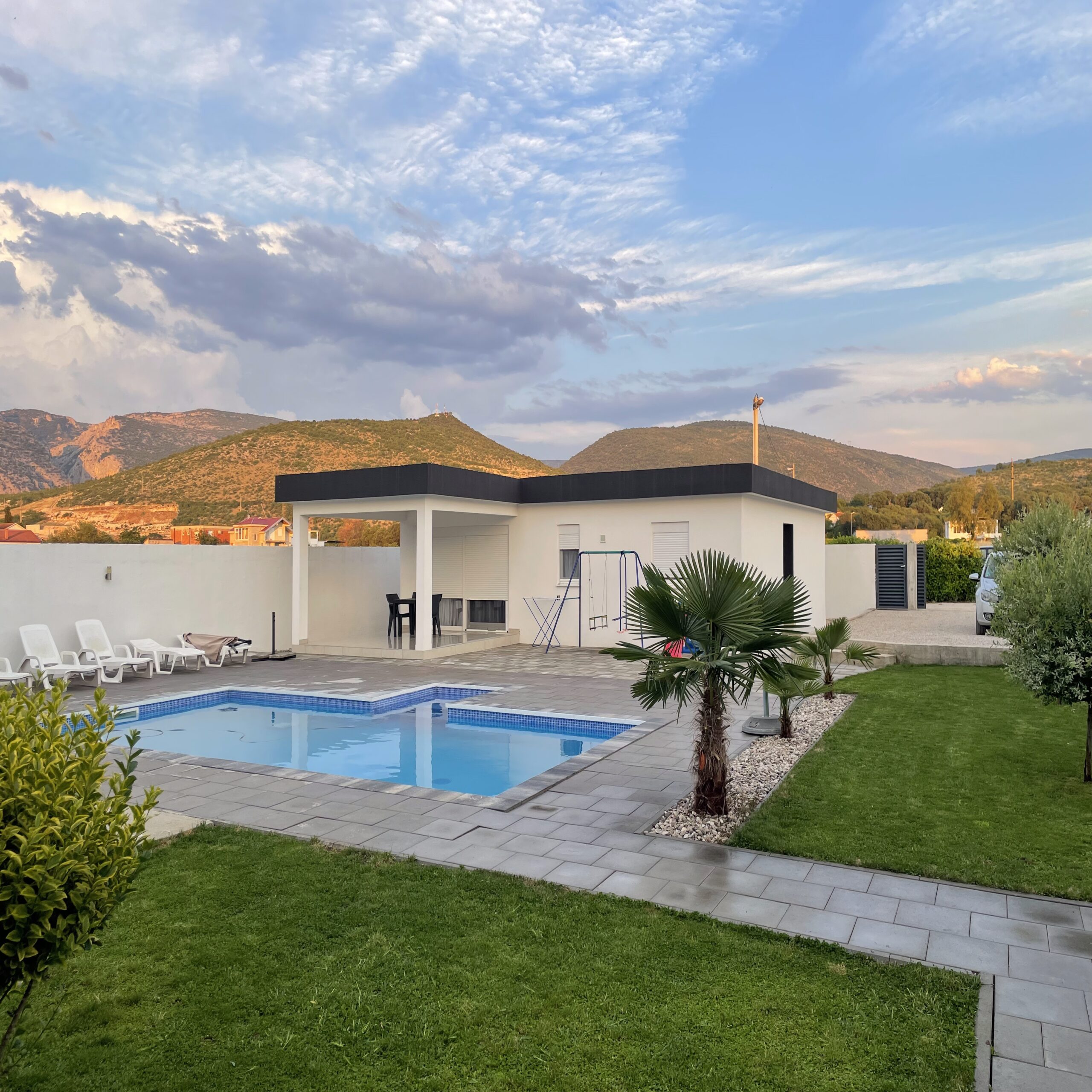 VILLA 17