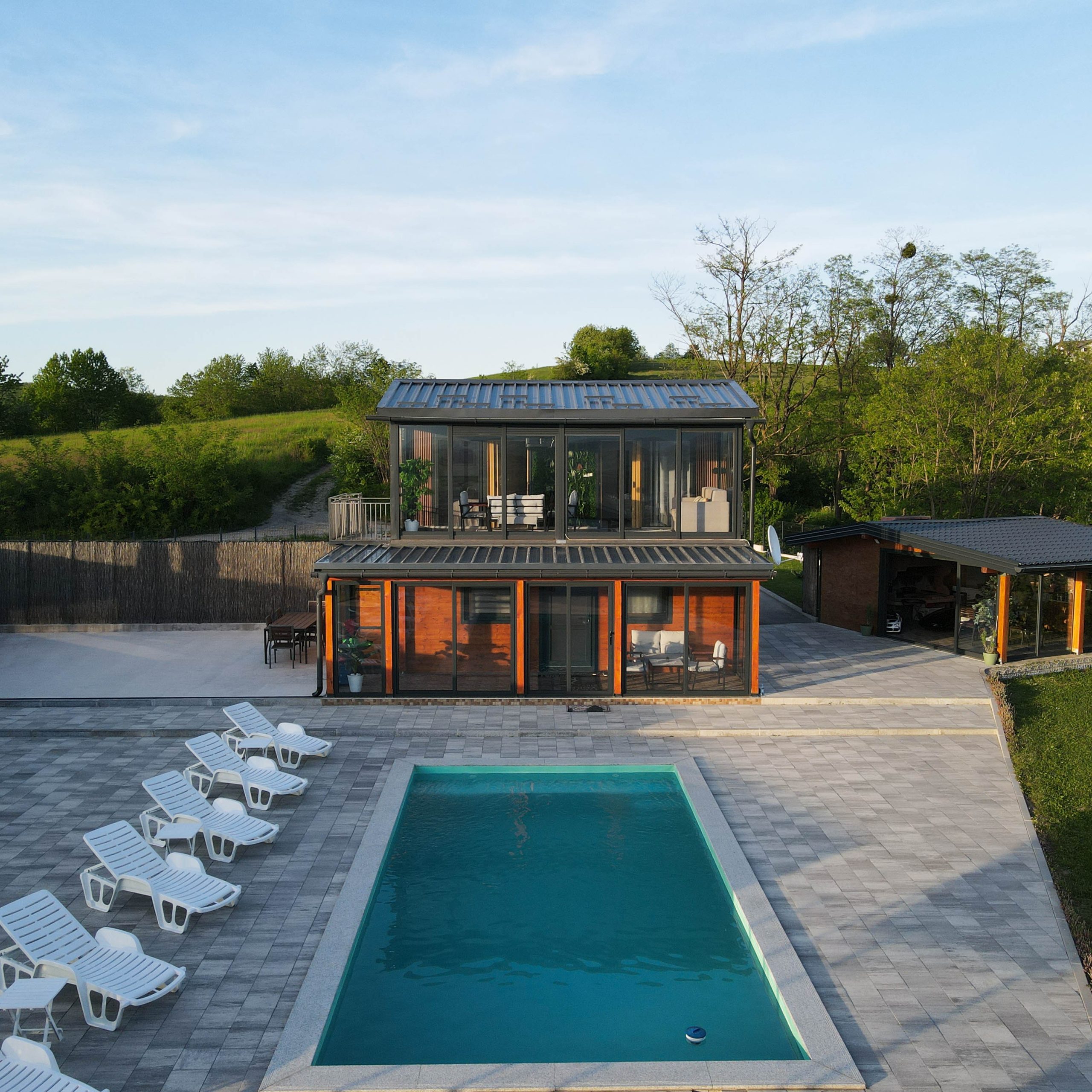 VILLA 16